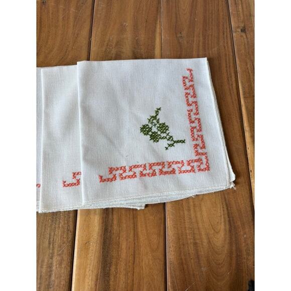 VINTAGE Hand Embroidered Cross Stitch Napkin Set of Six - Picture 6 of 6